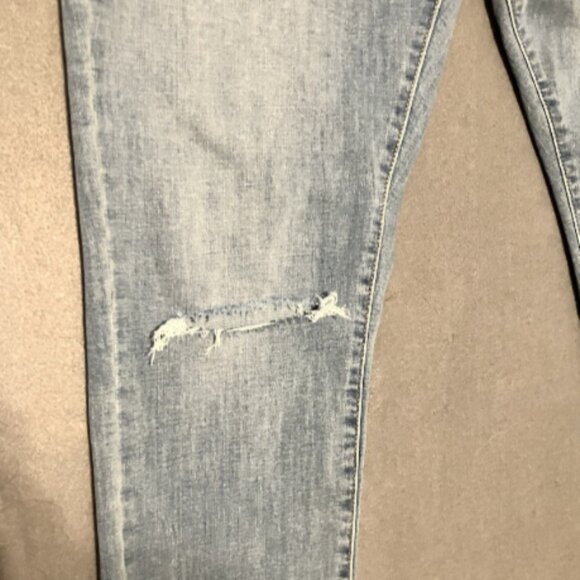 Lucky Brand Men's 34x32 411 Athletic Taper 5 Pocket Style straight midrise Jeans - Picture 3 of 16